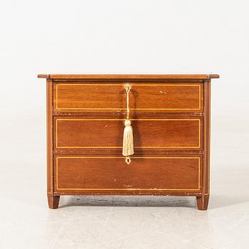 Miniature chest of drawers, early 20th century.