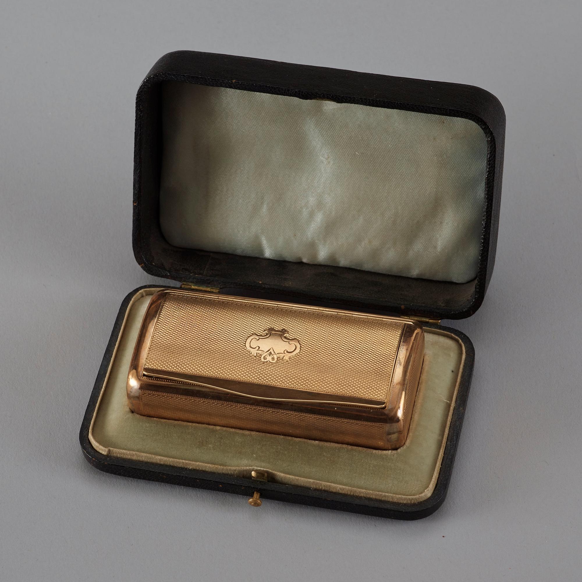 A 19th century gold snuff-box, unmarked.