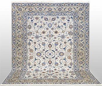 A so called Royal Kashan carpet, ca 344 x 237 cm.