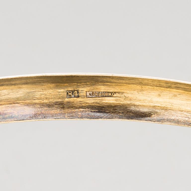 A parcel-gilt breadbasket, mark of Hlebnikov (Хлебников), Moscow 1873.