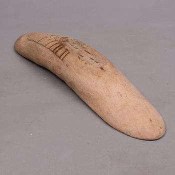 TRÅG, allmoge, obehandlat trä, i botten daterad 1849.