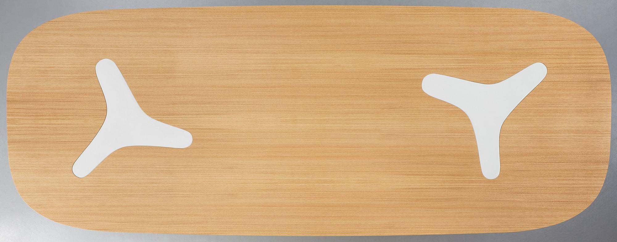 India Mahdavi, matbord, "Double Diagonale", formgivet inför ett projekt tillsammans med Firma Svenskt Tenn år 2022.