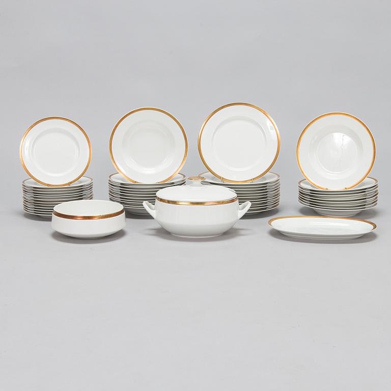 Richard Lindh, A 48-piece "Lady" tableware set for Arabia 1967-1974.