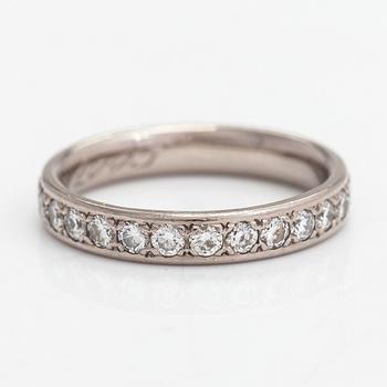 An 18K palladium white gold eternity ring with brilliant cut diamonds approx. 0.81 ct in total.
