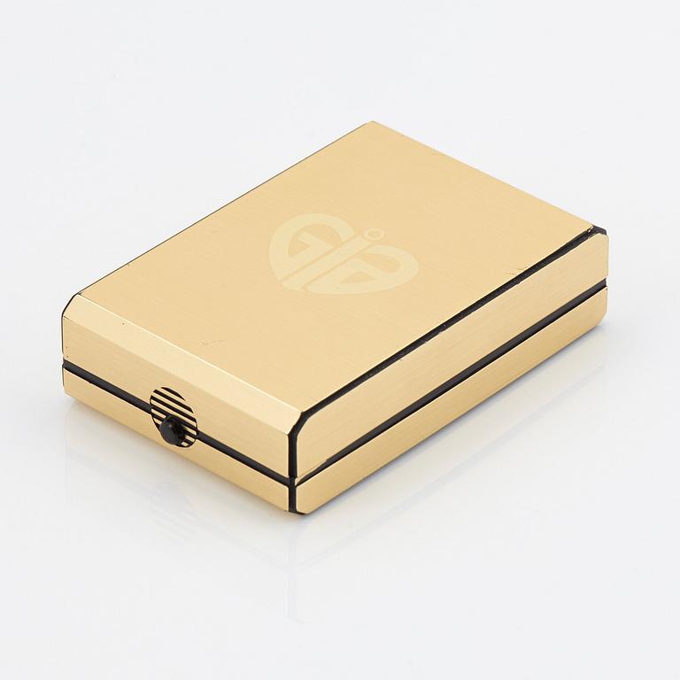 Hängsmycke 18K guld med en fasettslipad ametist, en rund briljant- och en gammalslipad diamant.