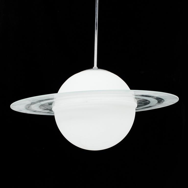 TAKLAMPA, glas, "Saturnus", 1900-talets andra hälft.