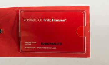 A POUL KJAERHOLM "PK-22" LOUNGE CHAIR BY FRITZ HANSEN 2006.