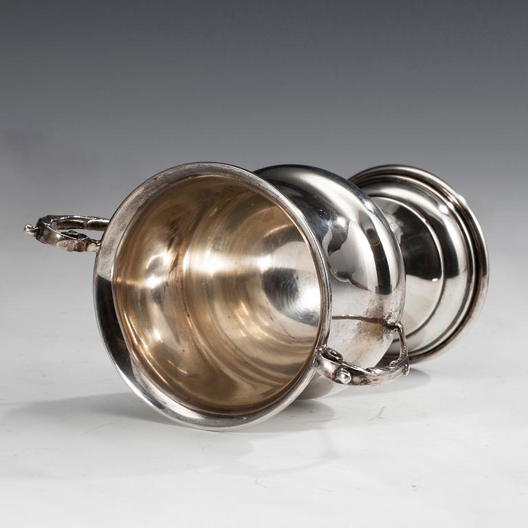 POKAL, sterling silver, Birmingham 1932. Vikt 127 g.