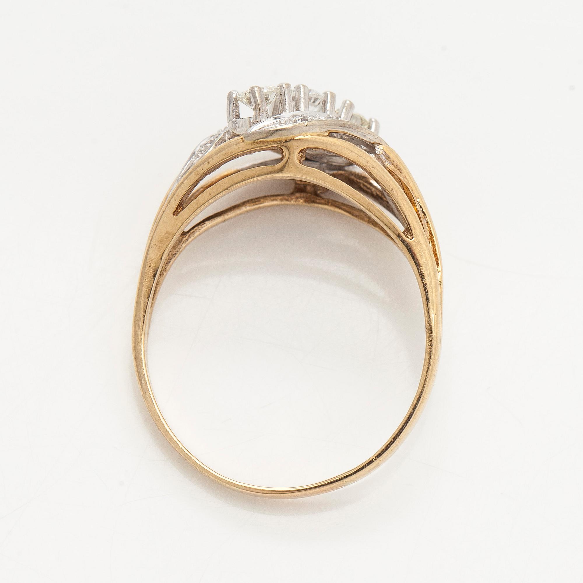Ring, briljantslipade diamanter, 14K guld.