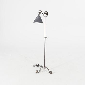 A 1930/40s metal floor lamp.