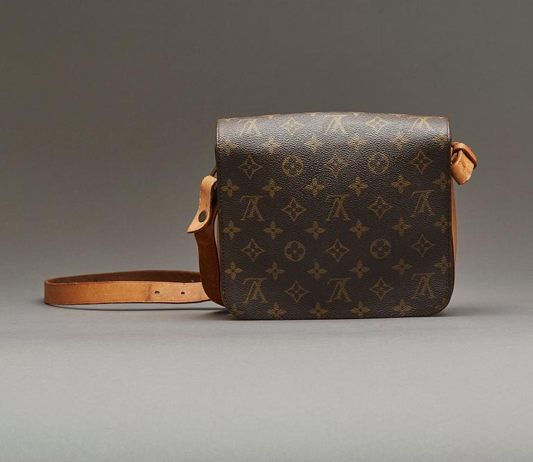VÄSKA, "Cartouchiere", Louis Vuitton.