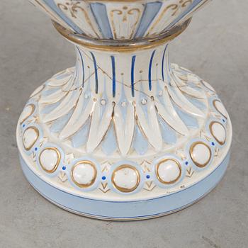 A DECORATIVE RÖRSTRAND PORCELAIN VASE, CA 1900.