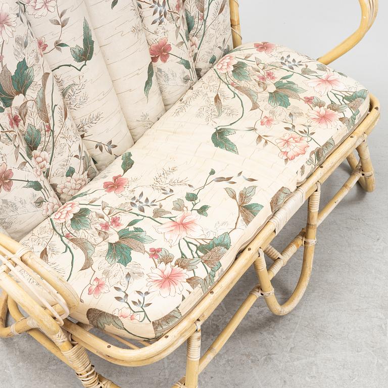 Soffa, bord, fåtöljer ett par, 1900-talets andra hälft.