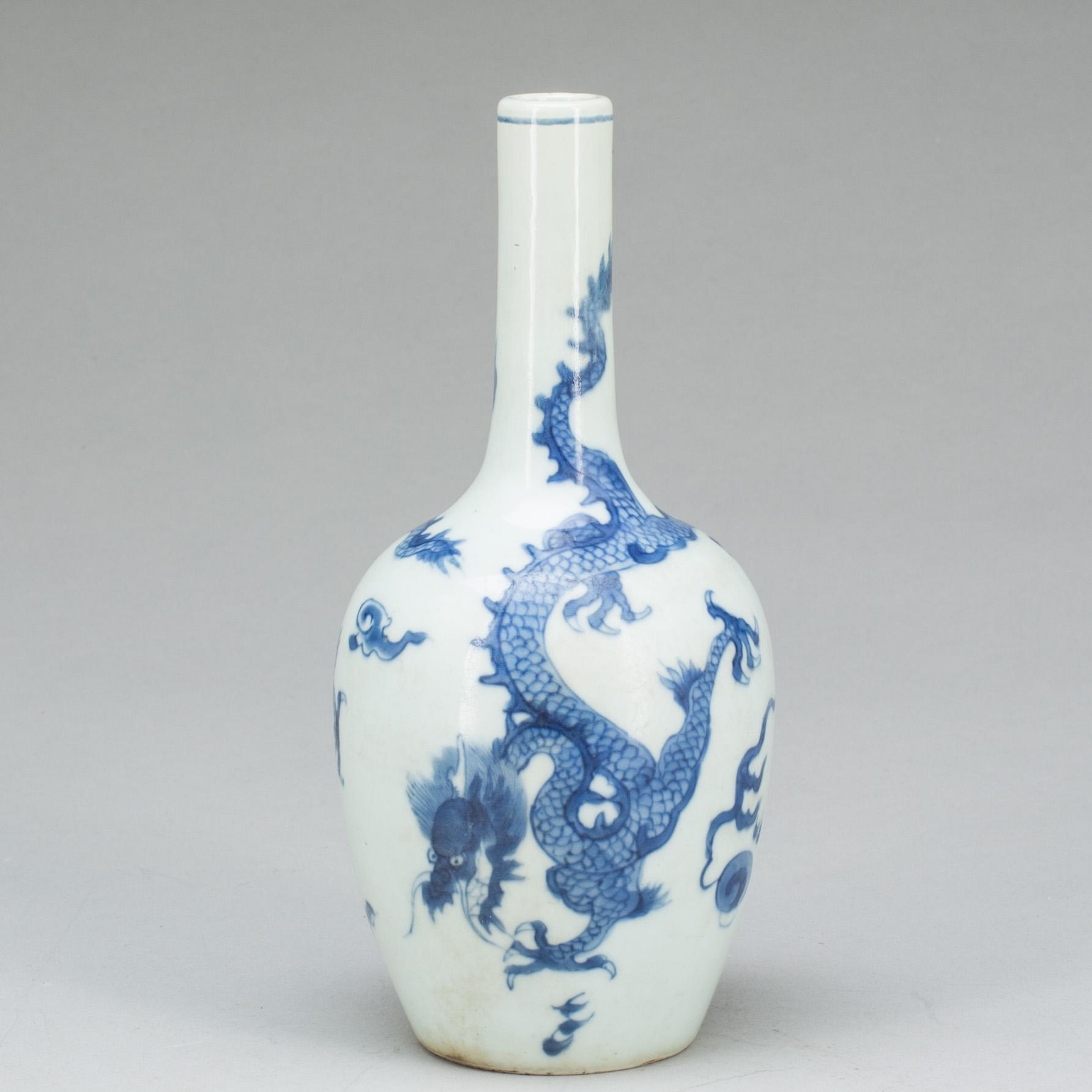 VAS, porslin. Kina. 1800/1900-tal.