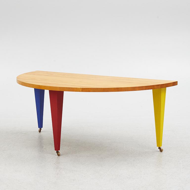 Jonas Bohlin, coffee table, from the "Obelisk" series, Källemo. The model was designed in 1991.