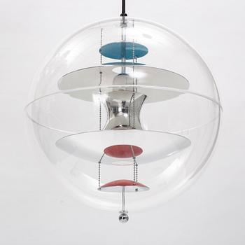 Verner Panton, taklampa, 'VP Globe', Frandsen Lighting A/S, Danmark, 2000-tal.