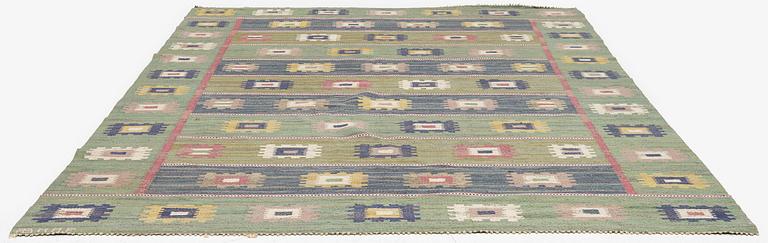 Märta Måås-Fjetterström, matta, "Grön äng", rölakan, ca 305 x 200 cm, signerad AB MMF.