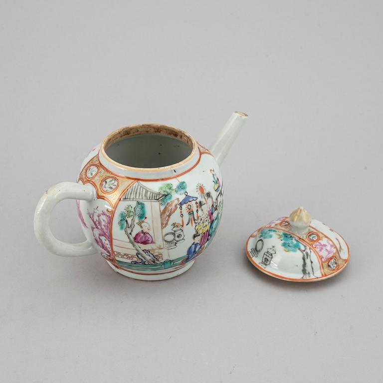 A famille rose teapot with cover, Qing dynasty, Qianlong (1736-95).