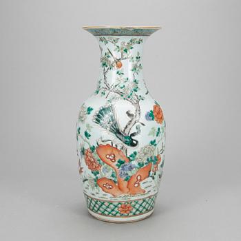 VAS, porslin, Kina, omkring år 1900.