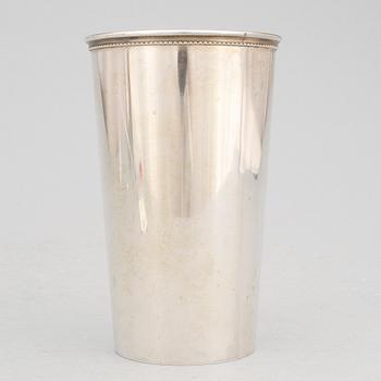 BÄGARE, silver, L Råström för CG Råström, Stockholm 1974. Vikt ca 229g.
