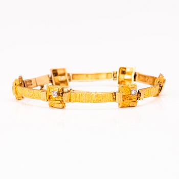 BJÖRN WECKSTRÖM, BRACELET, 'Timanttietapit', 8/8 cut diamonds, 18K gold. Lapponia 1978.