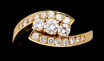RING, 18k guld med briljantslipade diamanter, tot 0.65 ct.