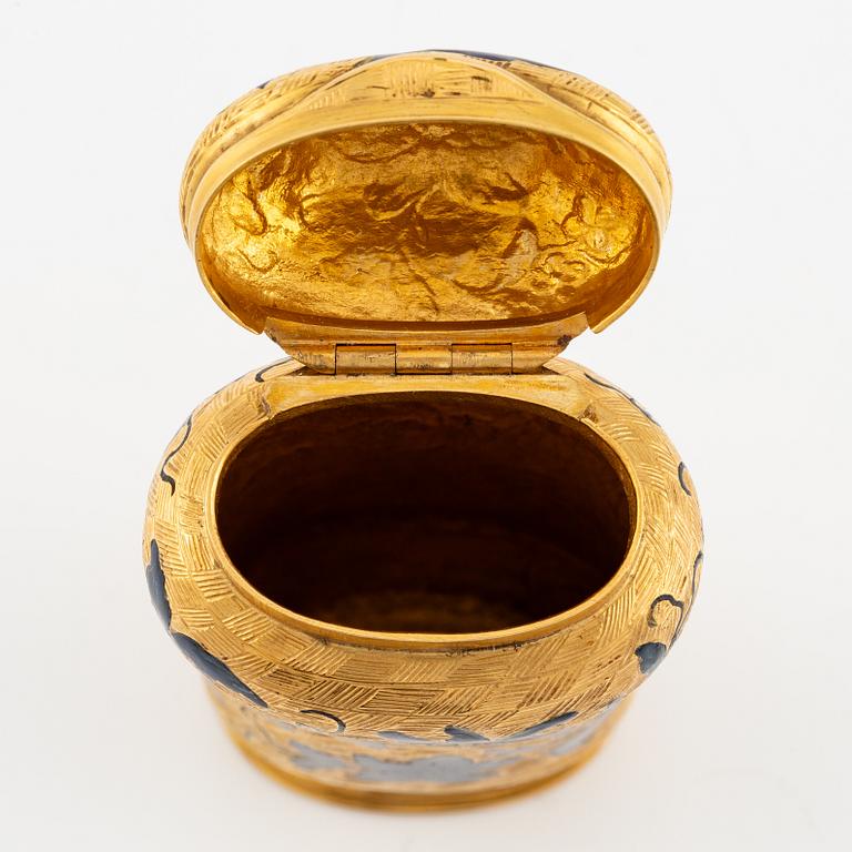 A Swedish 18th century 20K gold scent box, mark of Frantz Bergs, Stockholm 1753.