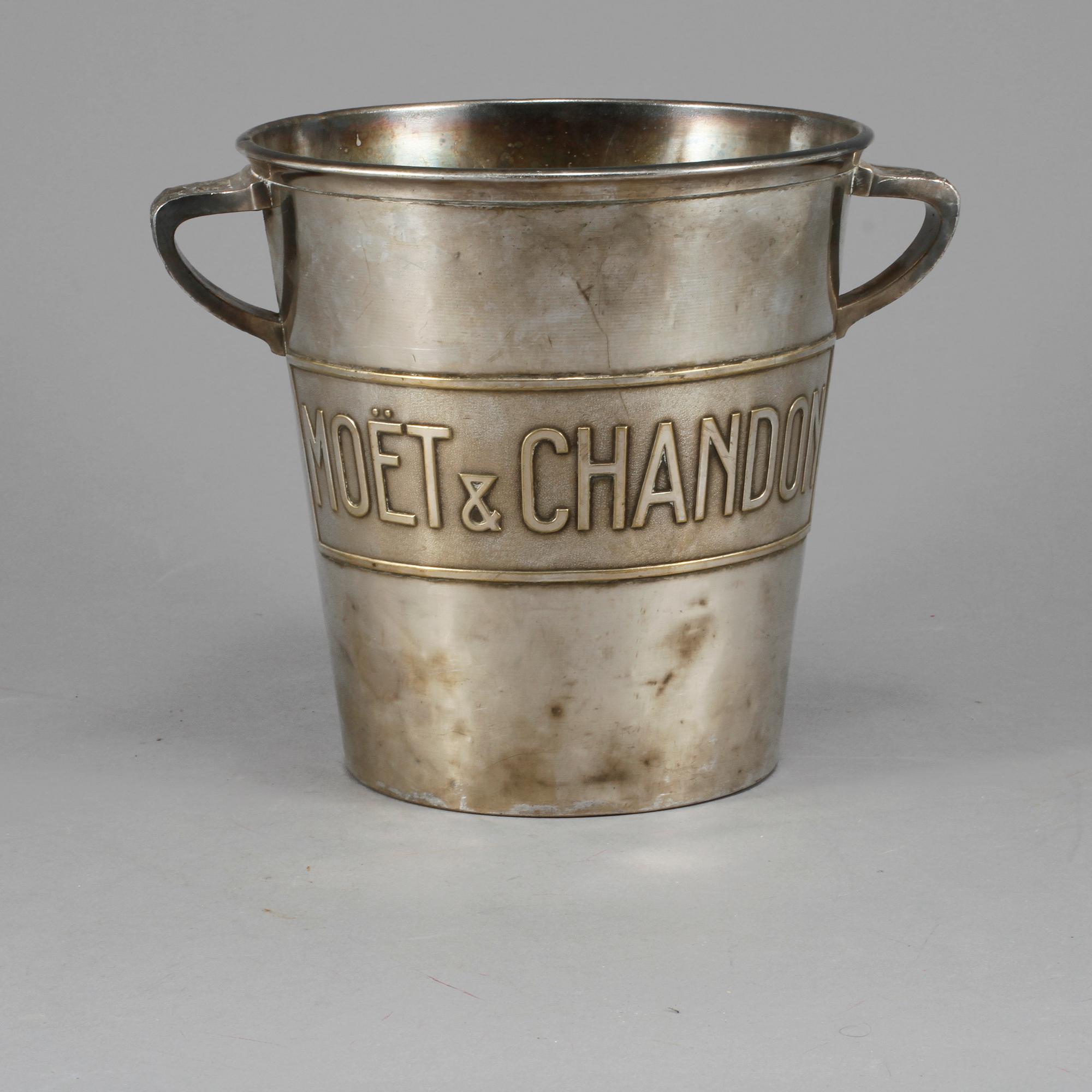 CHAMPAGNEKYLARE, Moët & Chandon, 1900-tal.