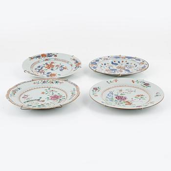 A group of eight Chinese porcelain dishes, Qing dynasty, Qianlong (1736-95) and China, early 20th Century.