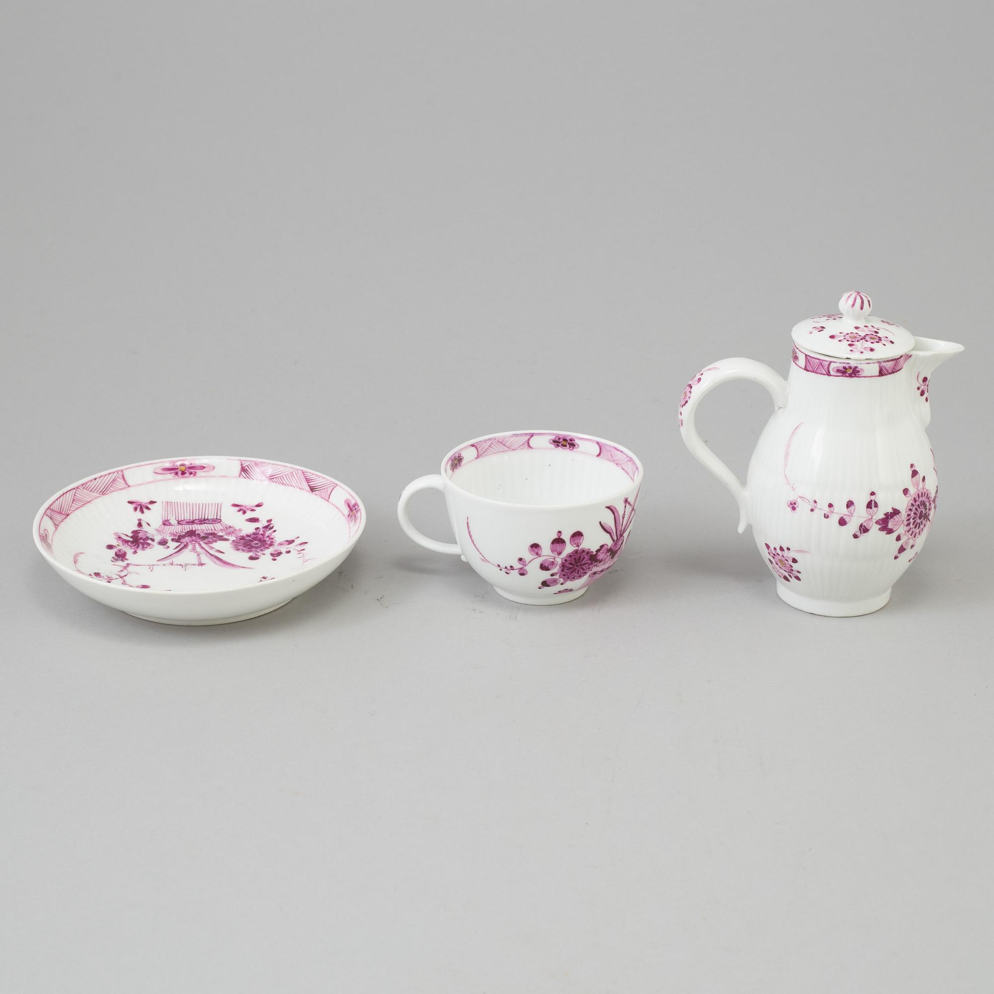 KANNA med LOCK, samt KOPP med FAT, porslin. Meissen, 1700-tal.