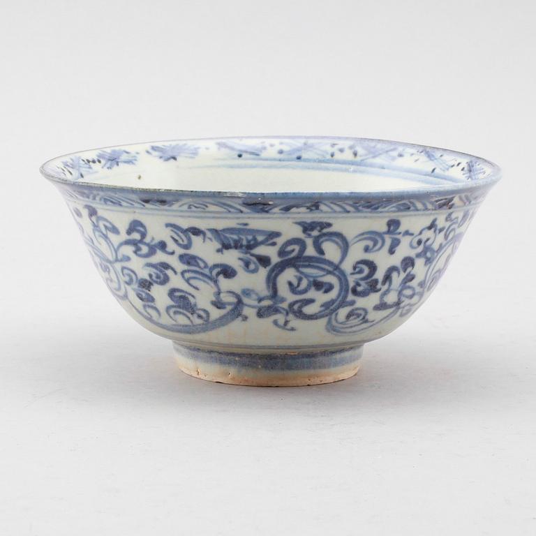 A CHINESE BOWL, porcelain, Ming 15th century.
