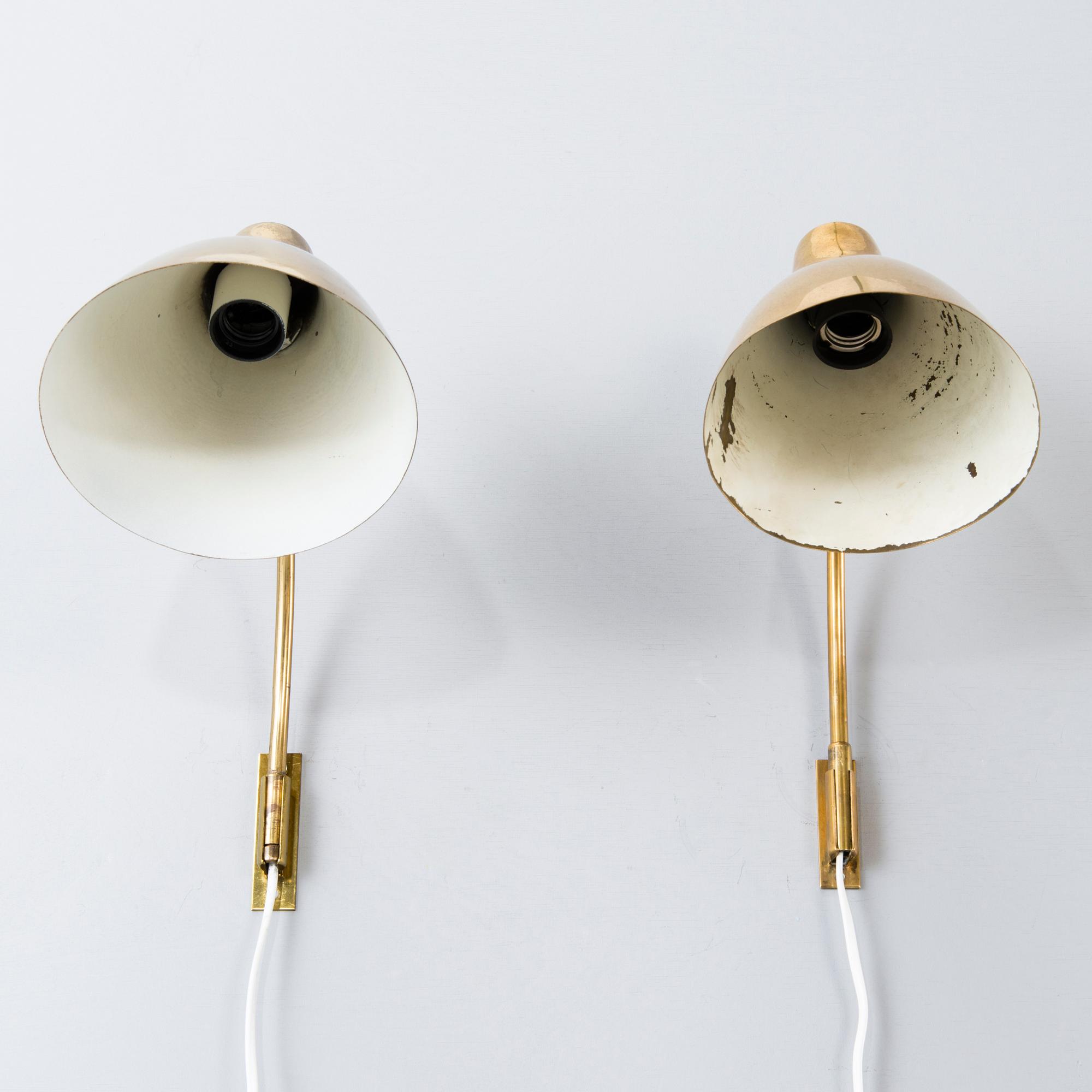 LISA JOHANSSON-PAPE, seinävalaisinpari, malli 3055, Stockmann Orno 1900-luvun puoliväli.