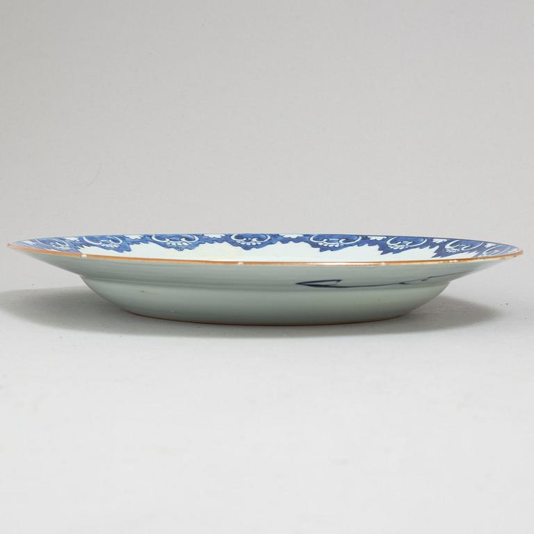 A pair of blue and white export porcelain serving dishes, Qing dynasty, Qianlong (1736-95).