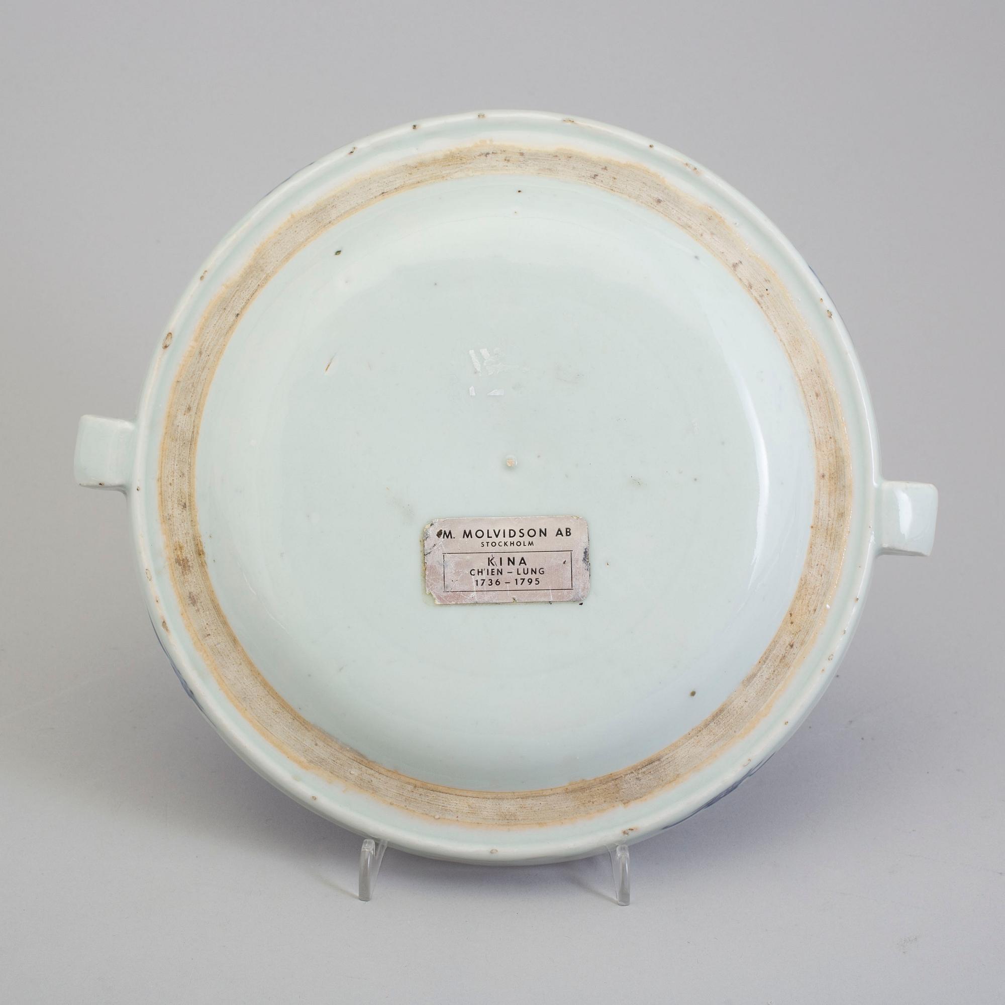 VÄRMEFAT, kompaniporslin. Qingdynastin, Qianlong (1736-95).