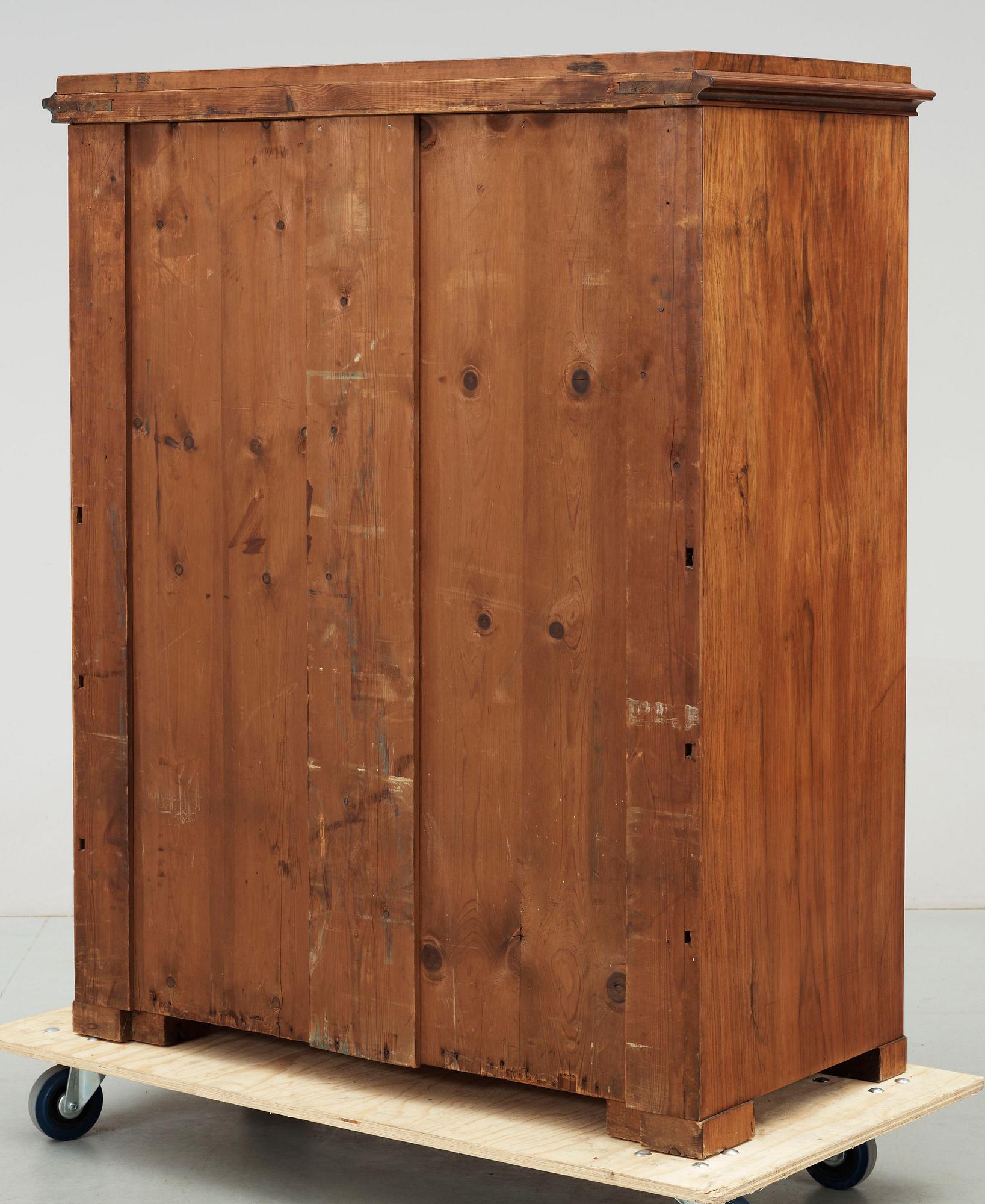 CHIFFONJÉ, nyrenässans, 1800-talets slut.