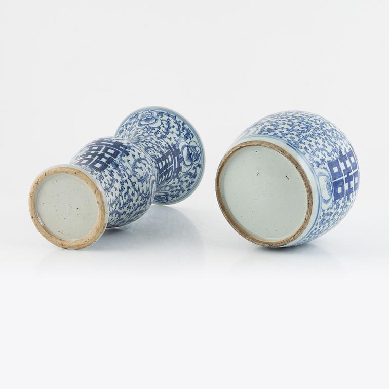 A vase and a jar, China, early 20th Century.