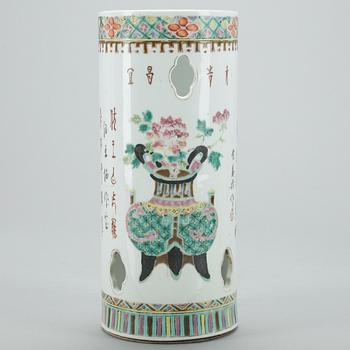 PERUKVAS, porslin, Kina, 1900-tal.