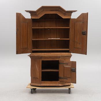 A cabinet, 18th Century.
