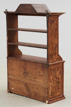 HÄNGSKÅP, senbarock, 1700-tal.