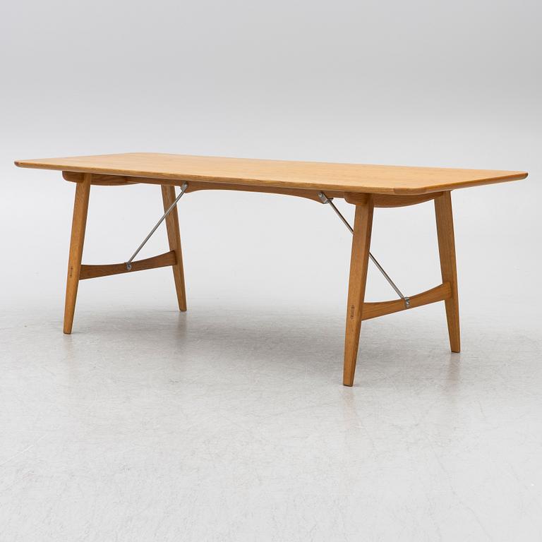 Børge Mogensen, Dining table, "BM1160 Hunting Table" Carl Hansen & Son, Denmark.