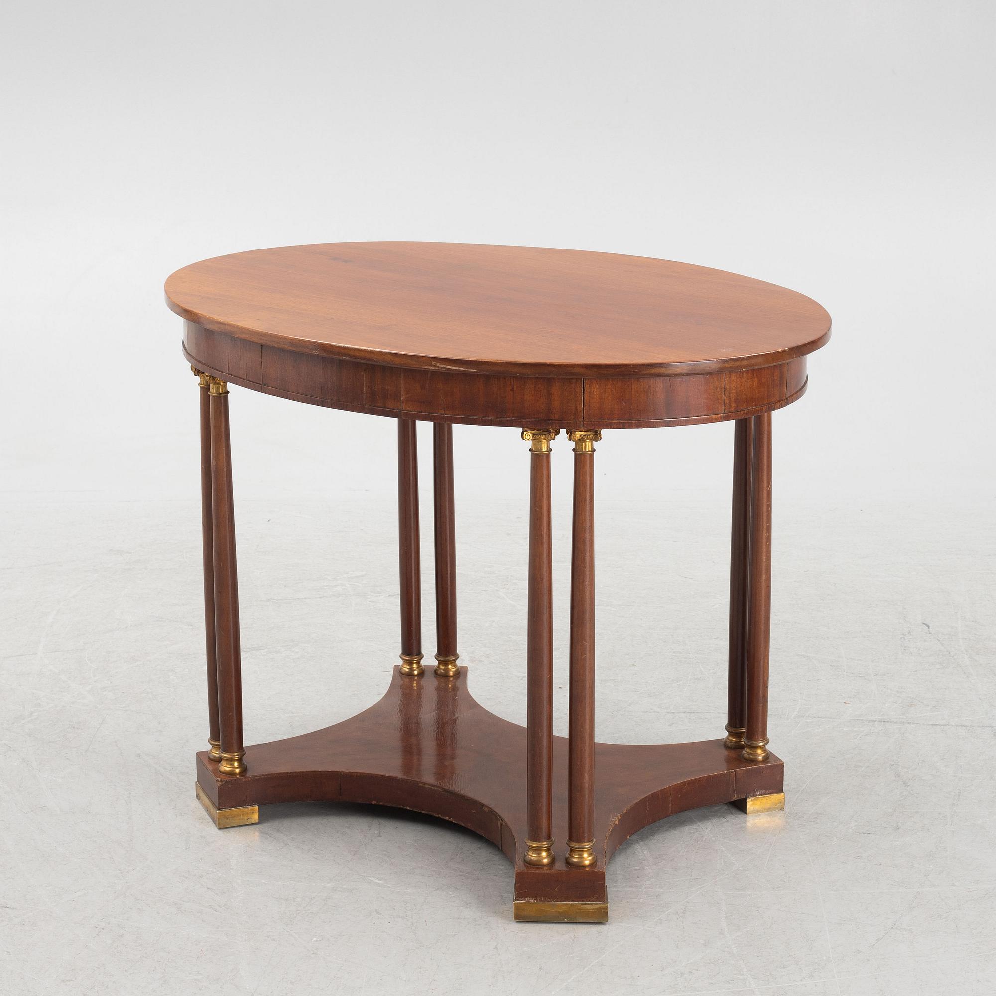 Salongsbord, empirestil, tidigt 1900-tal.