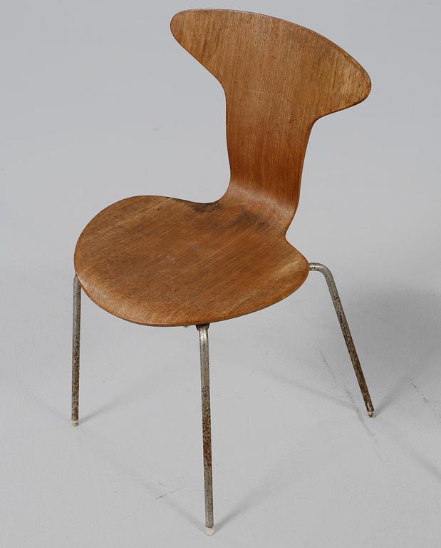 STOLAR, 3+1 st, "3103" och "3105 / Munkegårdsstolen / Myggan", Arne Jacobsen, Fritz Hansen, 1900-talets tredje kvartal.
