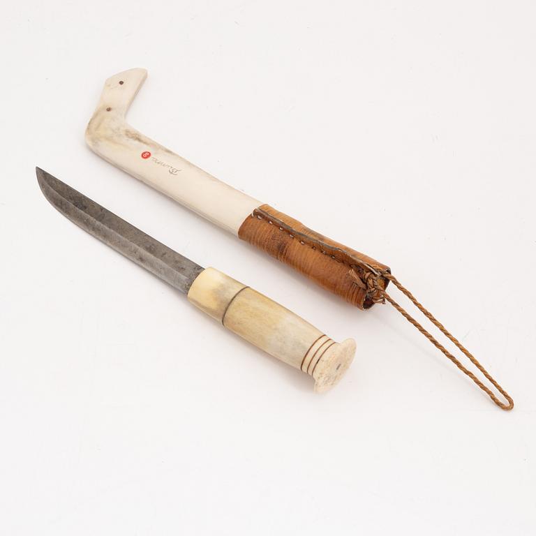 A reindeer horn knife by Thore Sunna, before 1965, signed.