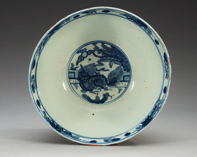 A blue and white bowl, Ming dynasty, Wanli (1573-1620).