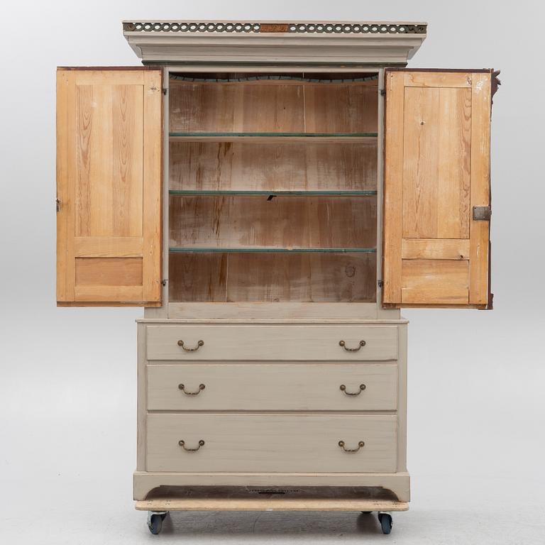 Cabinet, 19th century.