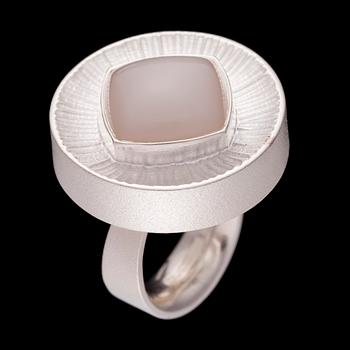RING, "Mondo", sterlingsilver, månsten, Timo Mustajärvi Lapponia 2009.