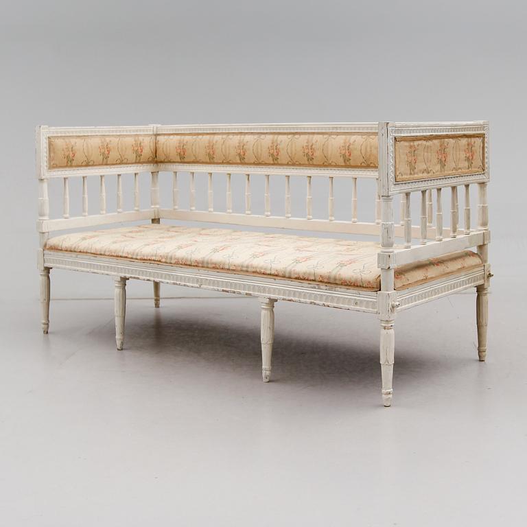 SOFFA, sengustaviansk, omkring år 1800.