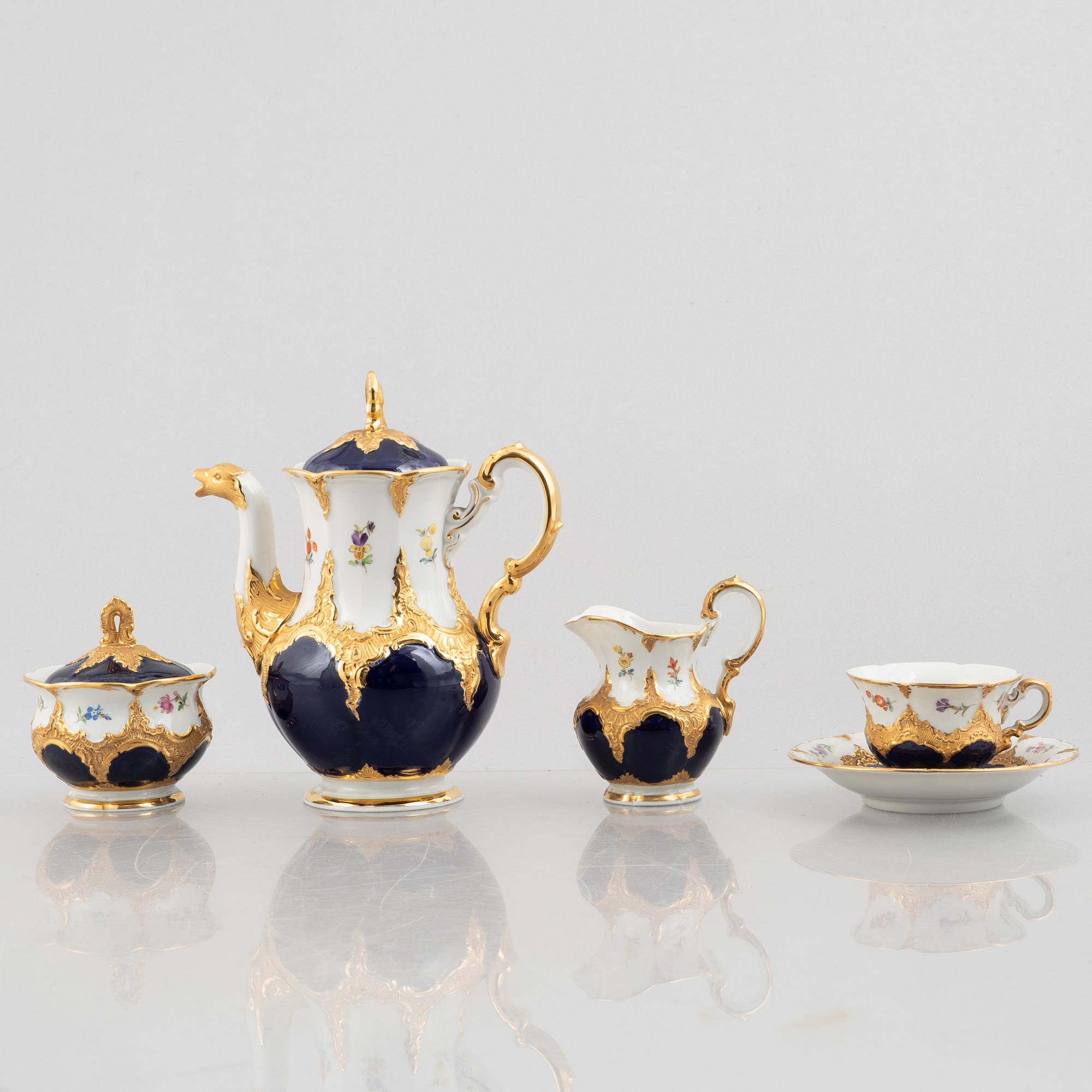 A Meissen porcelaine coffee service, 20th Century (9 pieces).