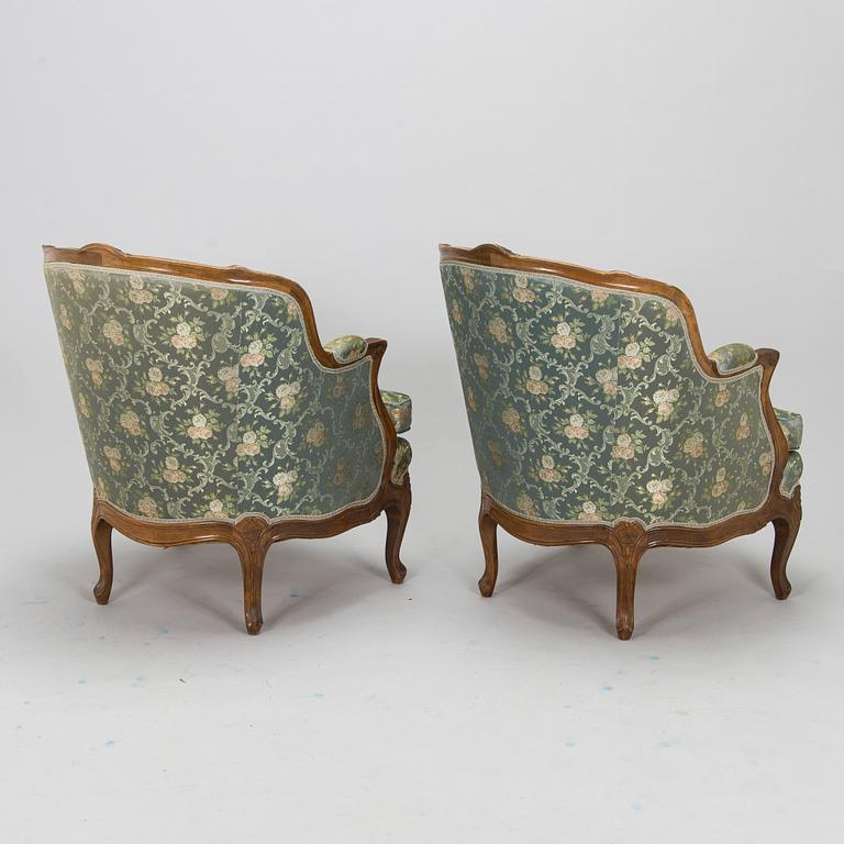 Fåtöljer, ett par och fotpall, 1900-talets mitt.