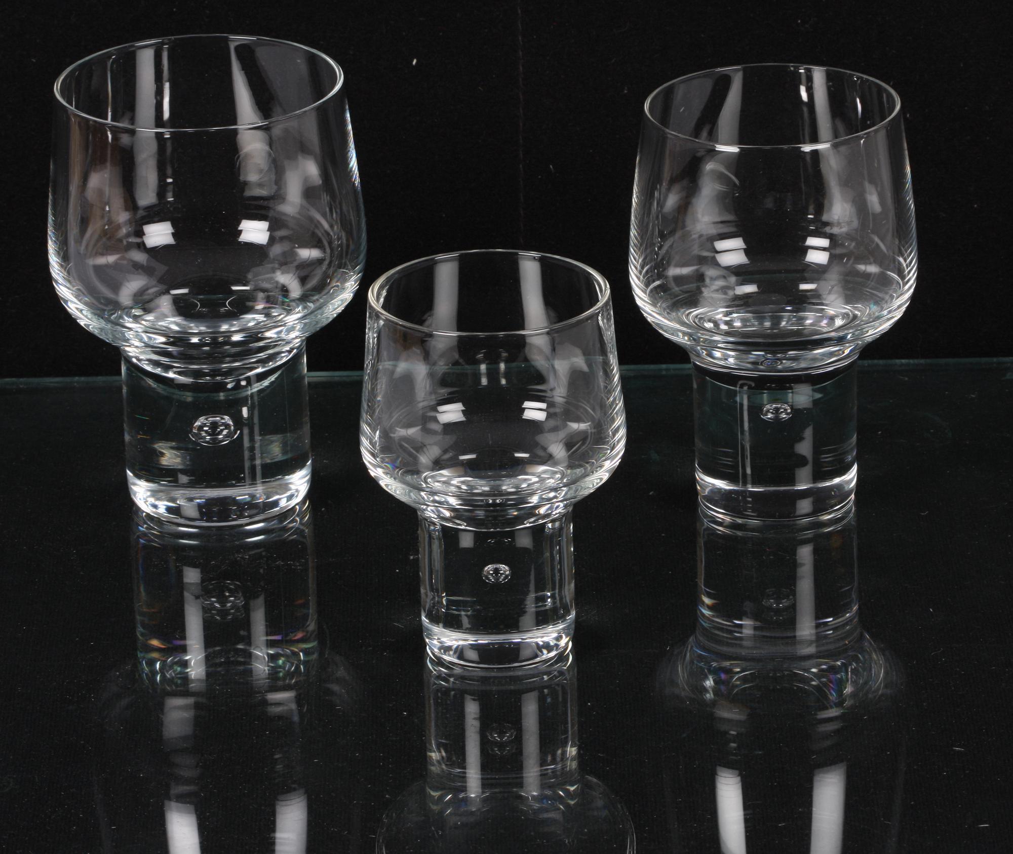 GLASSERVIS, 19 delar. Kosta. "Mambo".